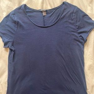 Short sleeve scoop neck